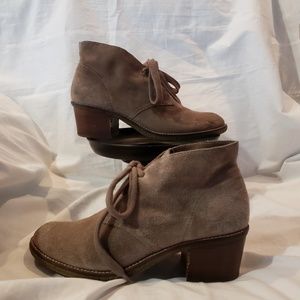 Women size 9 Dolce Vita Ankle Boots.